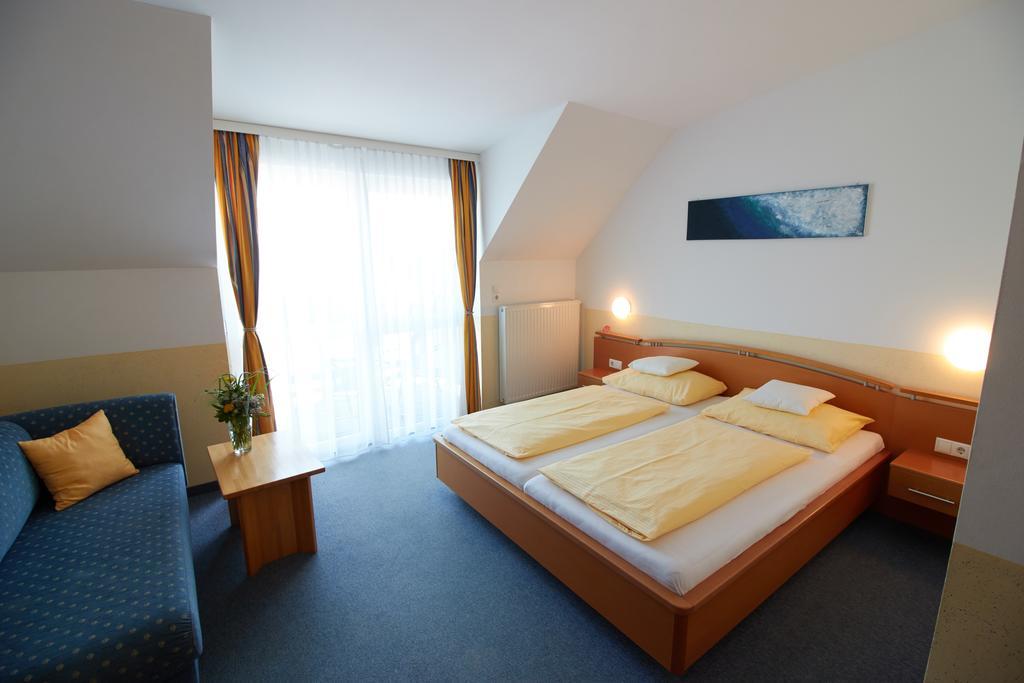פודרסדורף אם סי Hotel & Restaurant Seehof מראה חיצוני תמונה
