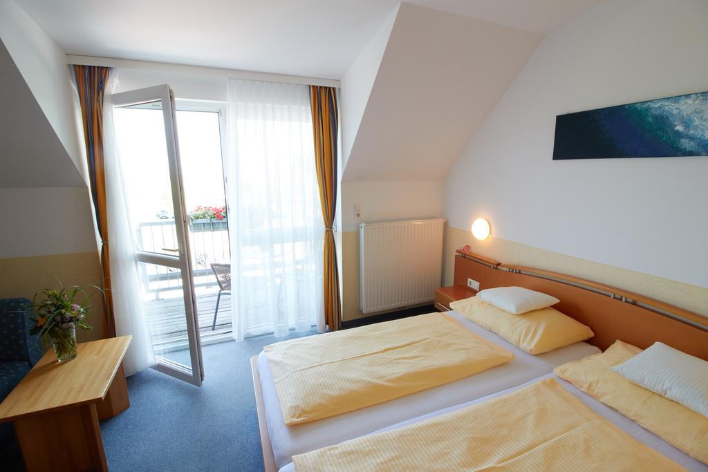 פודרסדורף אם סי Hotel & Restaurant Seehof מראה חיצוני תמונה