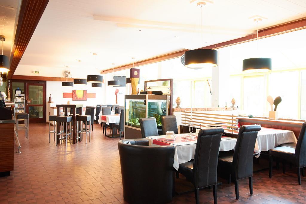 פודרסדורף אם סי Hotel & Restaurant Seehof מראה חיצוני תמונה