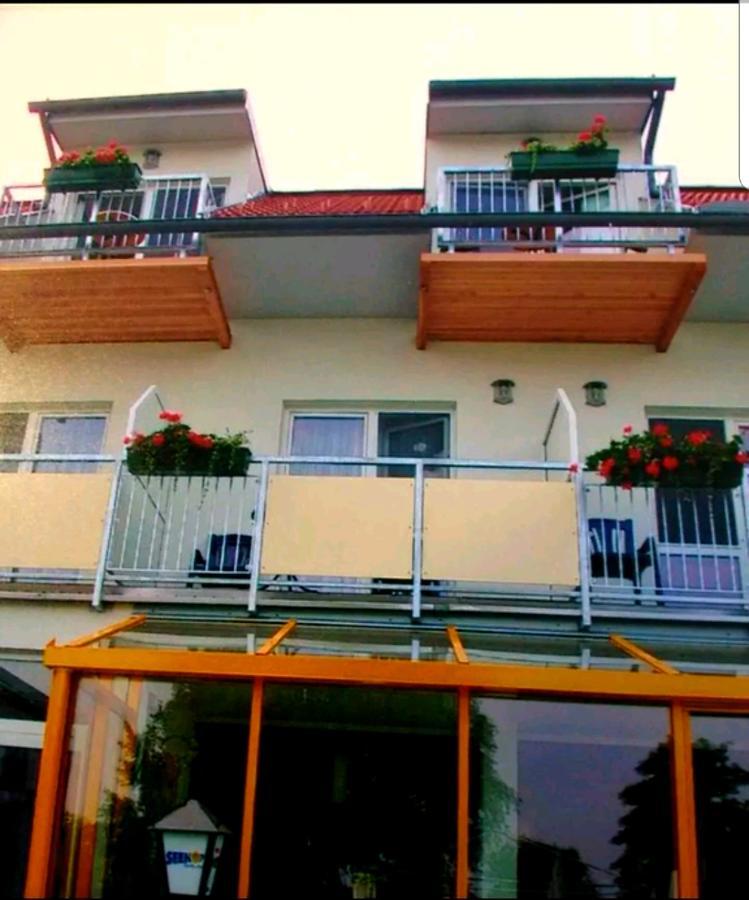 פודרסדורף אם סי Hotel & Restaurant Seehof מראה חיצוני תמונה